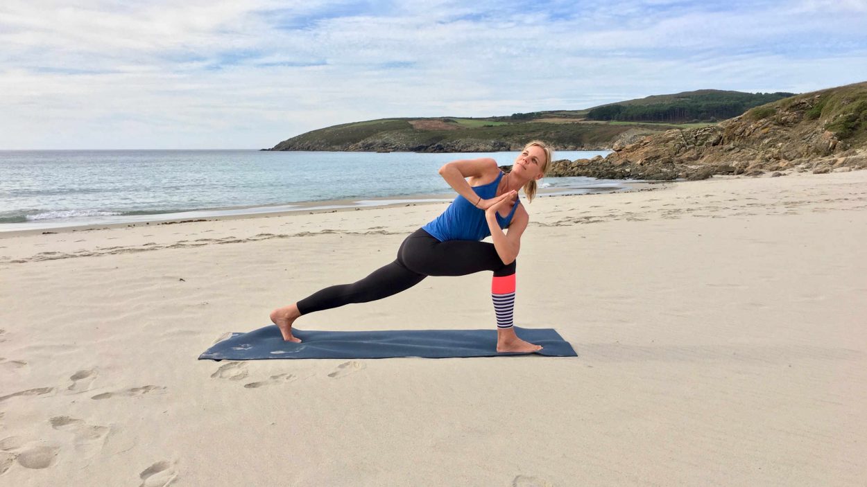 Flow and Glow - YOGAMOUR DVD 08