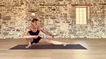 YOGAMOUR 132: Surfing Warrior