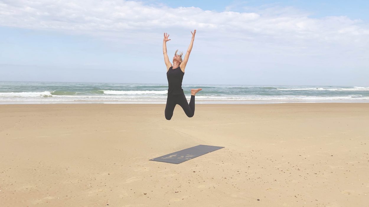 YOGAMOUR Live Challenge: Here Comes The Sun