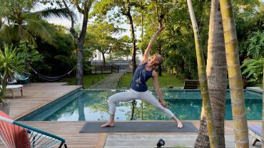 YOGAMOUR 154: Stretch & Flow