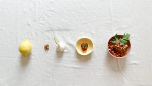 Roter Paprika-Dip mit Walnüssen