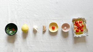 Feta in Folie mit Tomaten und Ingwer