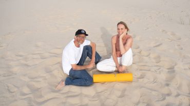 YOGAMOUR am Strand