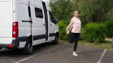 Yoga auf dem Parkplatz