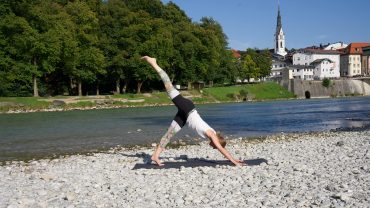 YOGAMOUR 214: Morning Glory - Bärbel an der Isar