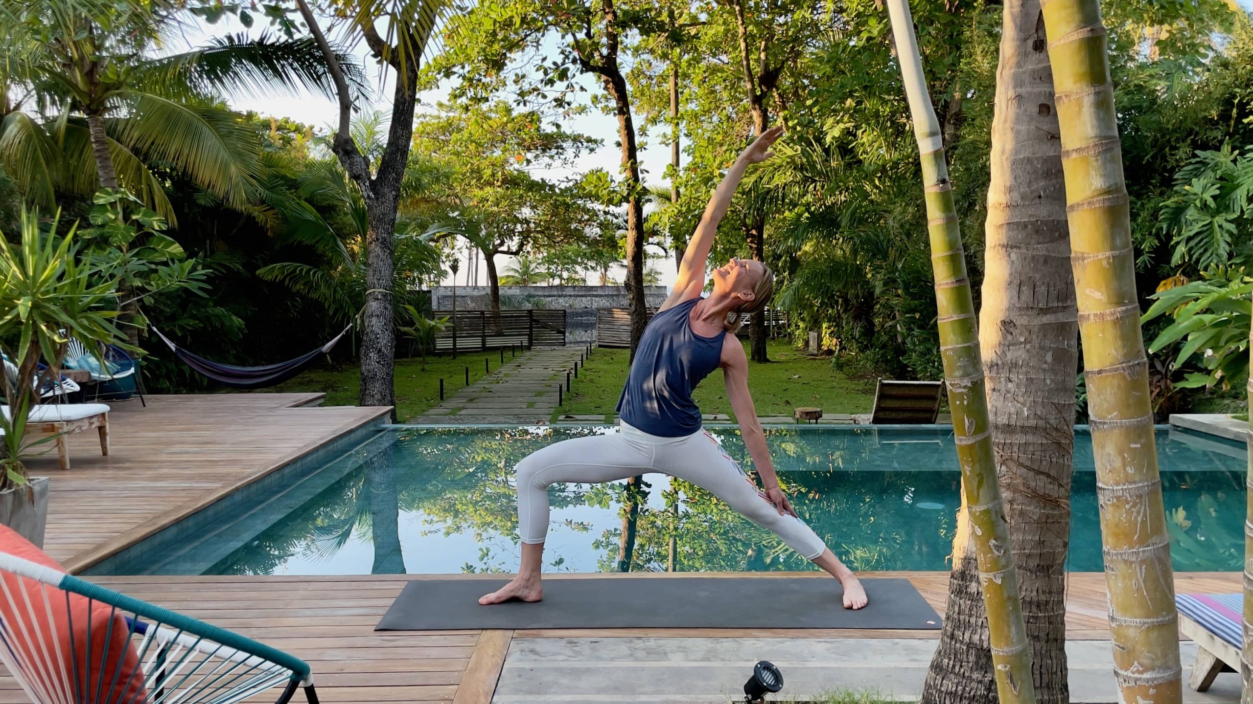 YOGAMOUR 154: Stretch & Flow