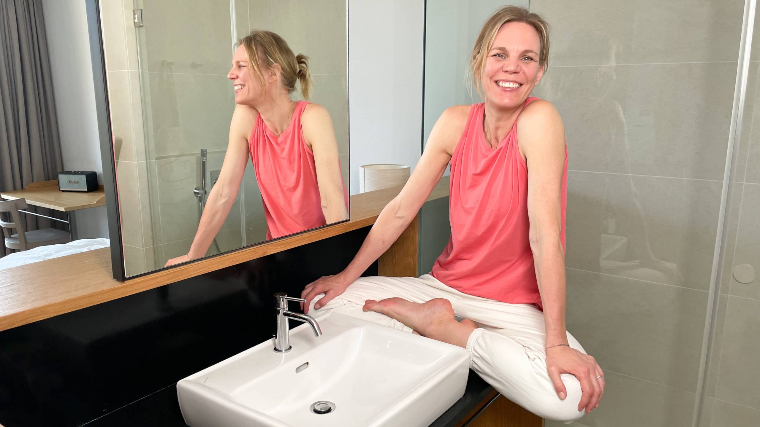 Badezimmer-Yoga-Quickie