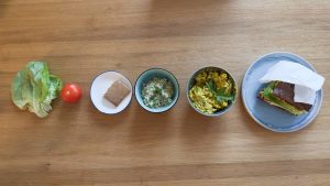 Tofu-Sandwich mit Kichererbsen- und Avocado-Creme